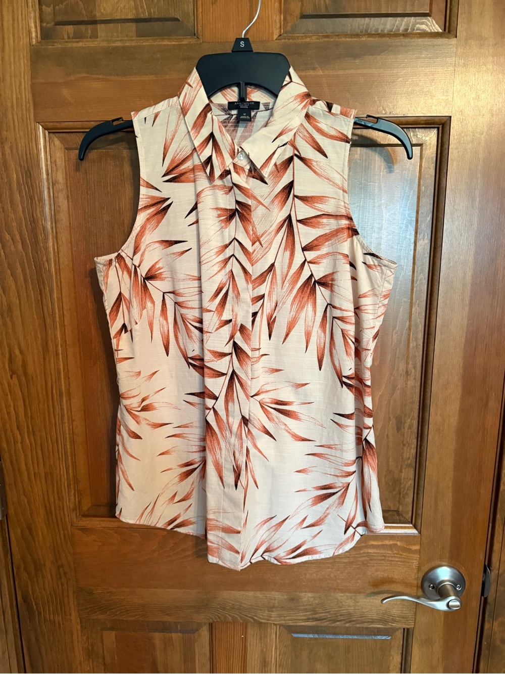 Ann Taylor Cream and Rust Leaf-Print Sleeveless Button Front Top
